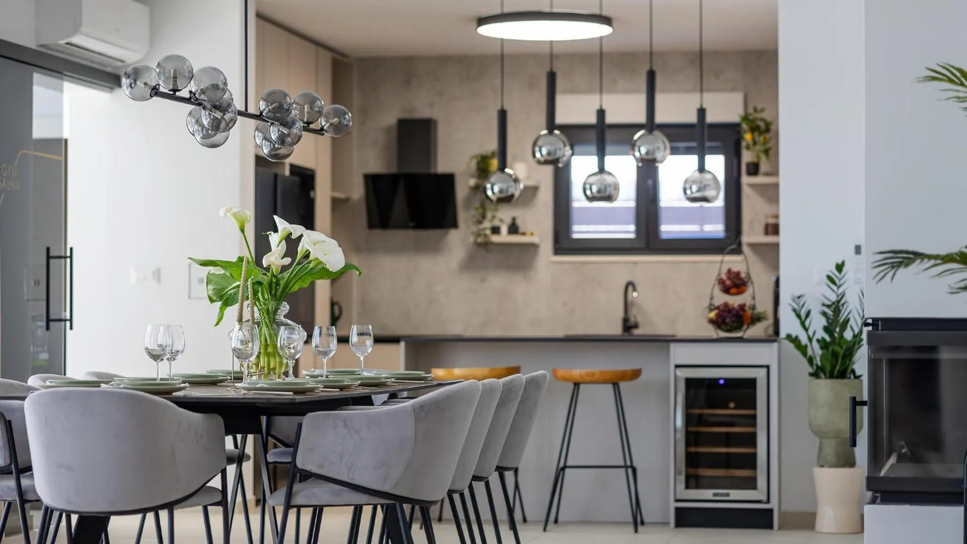 Awesome Home In Kastel Stari With Kitchen Feriehus