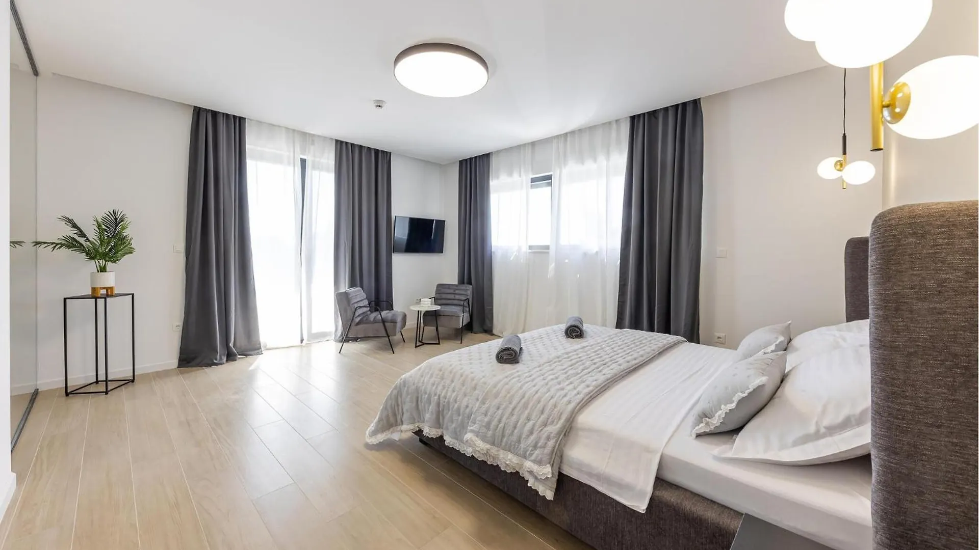Feriehus Awesome Home In Kastel Stari With Kitchen Kroatien
