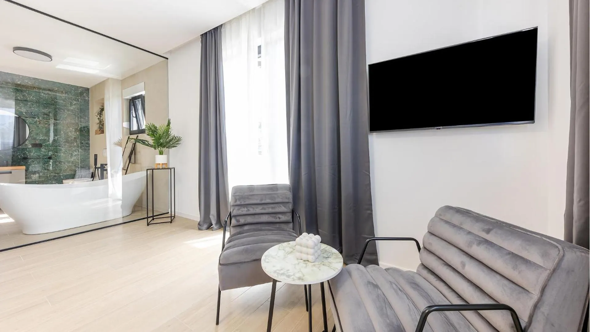 Feriehus Awesome Home In Kastel Stari With Kitchen Kroatien