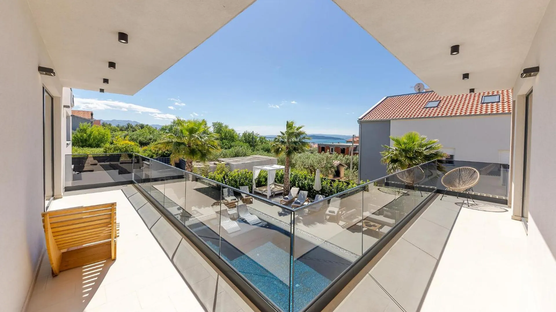 Awesome Home In Kastel Stari With Kitchen Feriehus