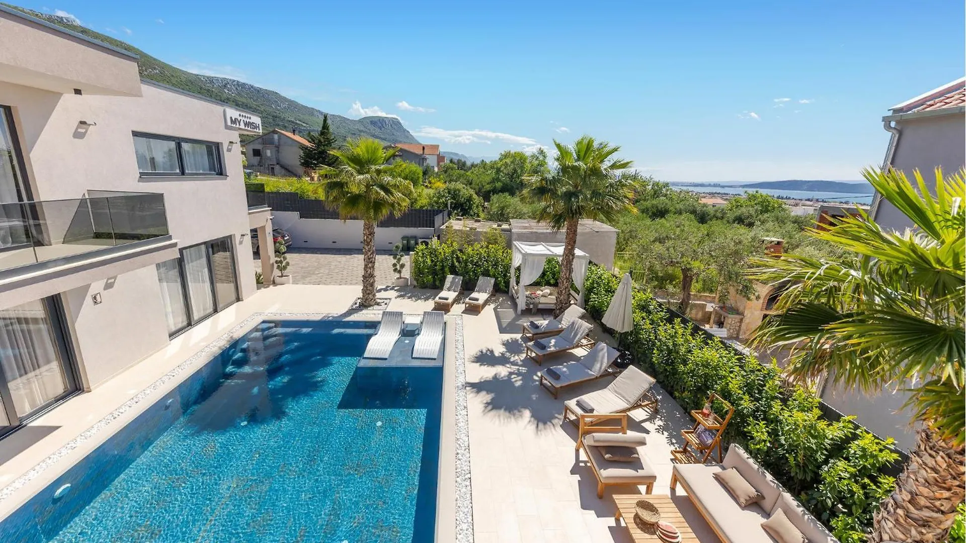 Feriehus Awesome Home In Kastel Stari With Kitchen Kroatien