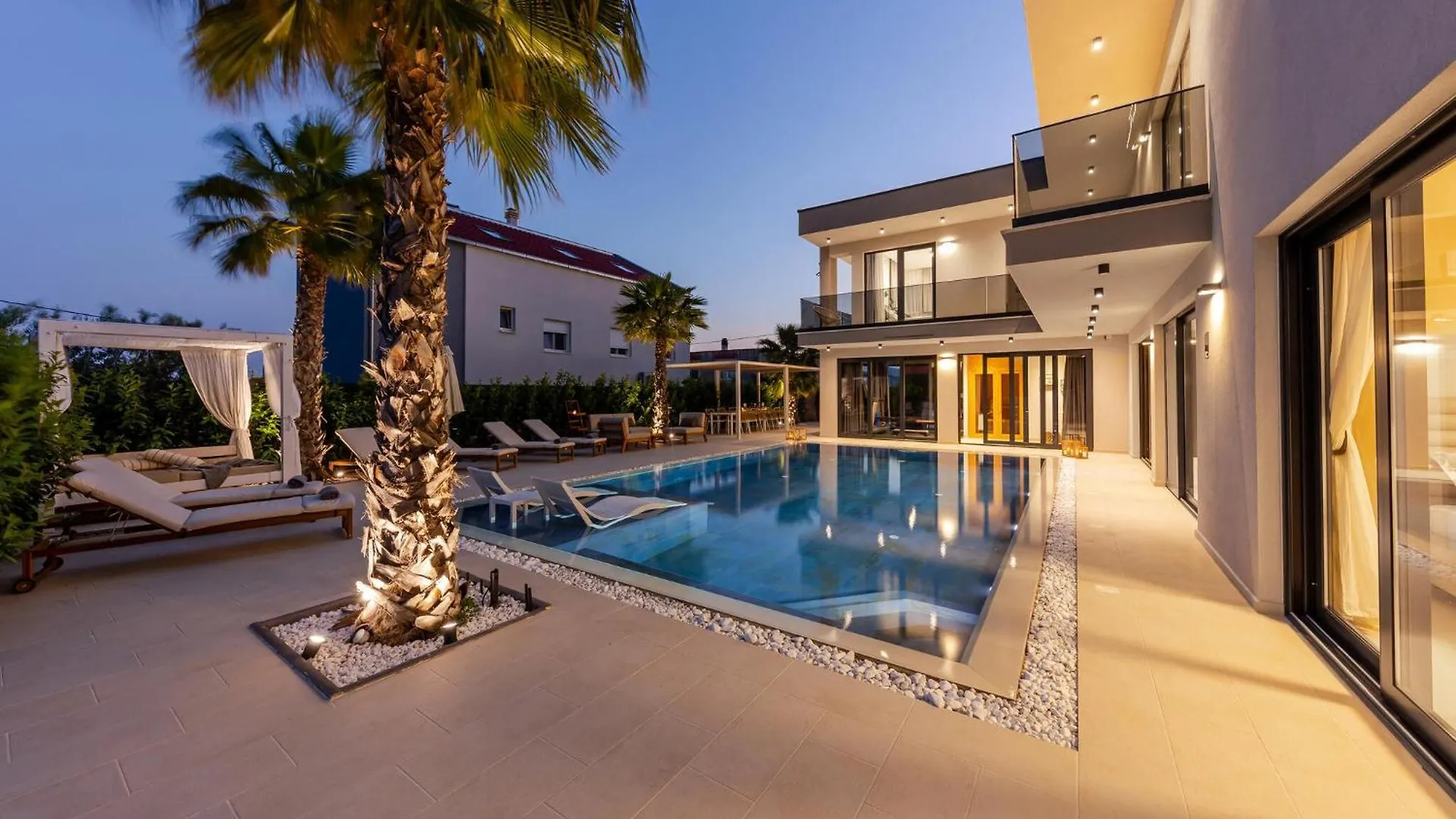 Awesome Home In Kastel Stari With Kitchen Feriehus